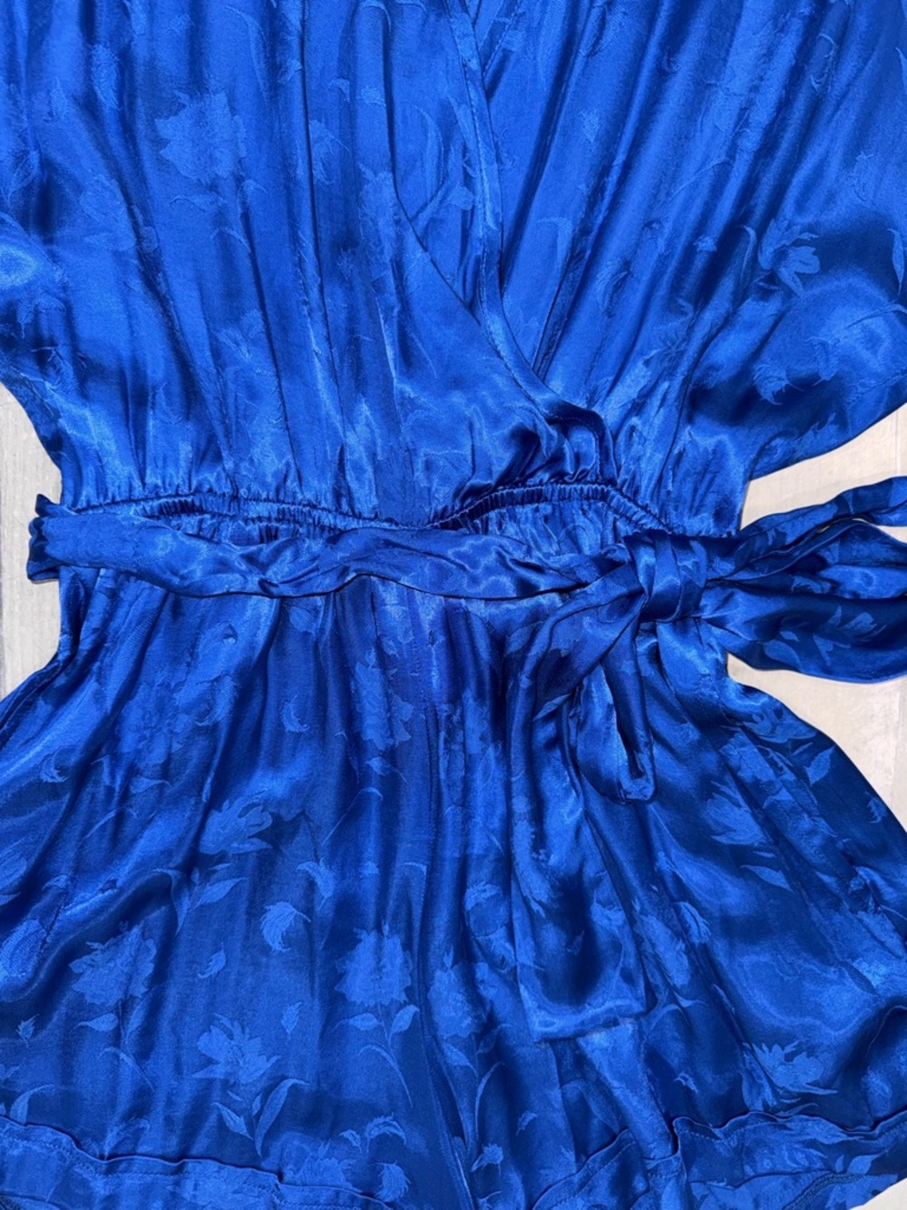 🆕 shore Royal Blue Willow Romper Satin, Floral, Belted, Elastic Waist Sz. S - Picture 5 of 13